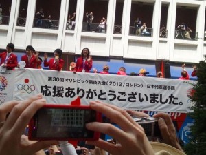 五輪メダリストのパレード パレードを見に行った方から写真を頂きました。
